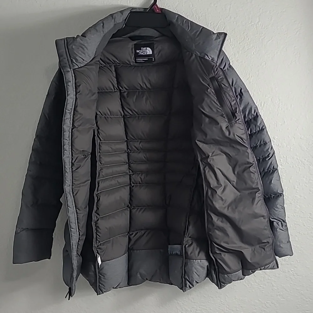 The North Face Women's Gray Puffer Jacket Size SP 550 - Picture 9 of 11